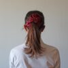 maxi scrunchie satén vino rojo